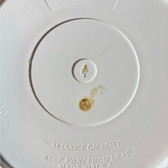 Bakers & Chefs Beverage Server Insulated  Dispenser Carafe w/ Lid [44 oz, 1.3 L] - Picture 7 of 9